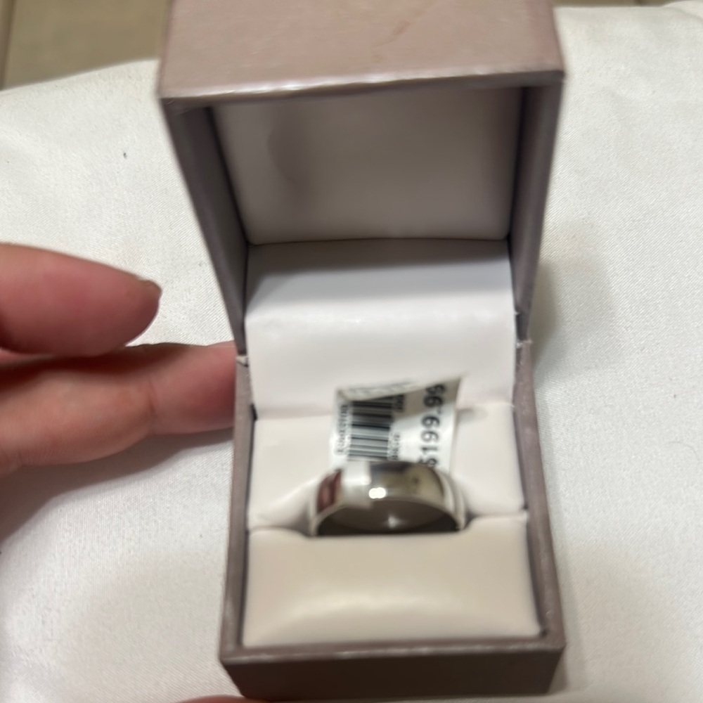 Elegant Silver Ring